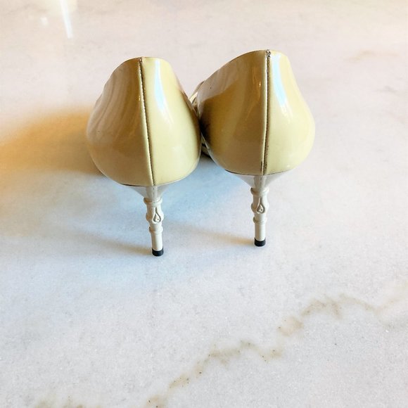 Gucci bamboo accent patent leather peep toe pump (beige / banana cream yellow) - Picture 5 of 12